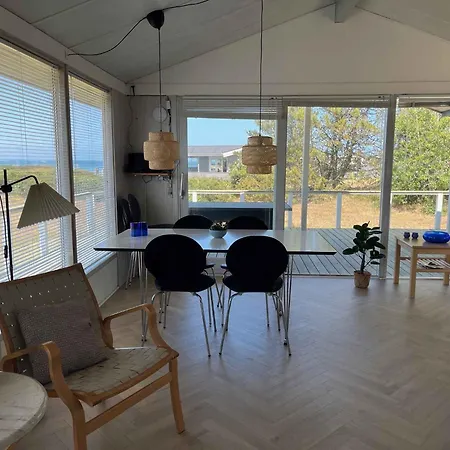 Lovely Summer House 50 Meters From The Glesborg