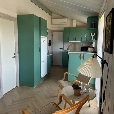 Lovely Summer House 50 Meters From The Dom wakacyjny Glesborg